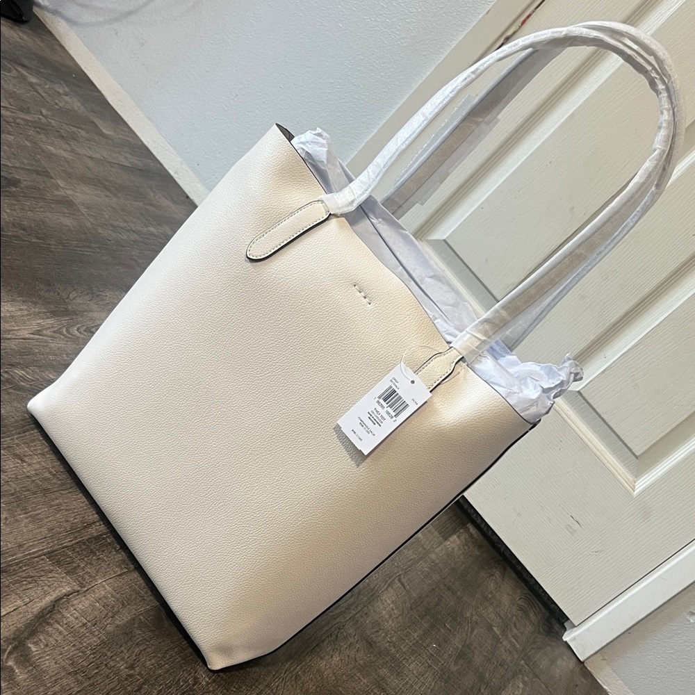 Brand new! Coach leather Thea White Tote Bag - Picture 2 of 9